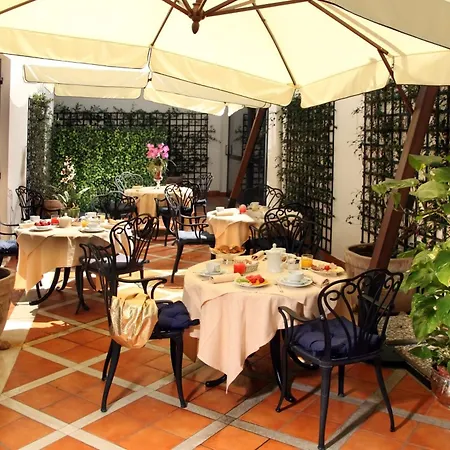 Hotel Donna Laura Palace By Omnia 4*