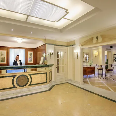 Hotel Donna Laura Palace By Omnia 4*