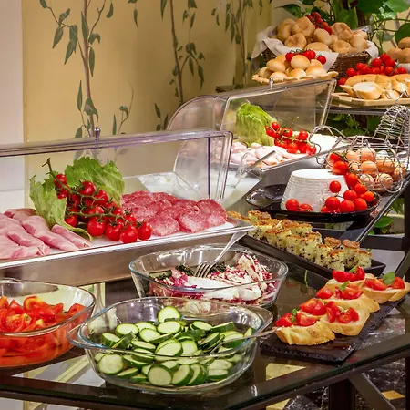 Hotel Donna Laura Palace By Omnia 4*