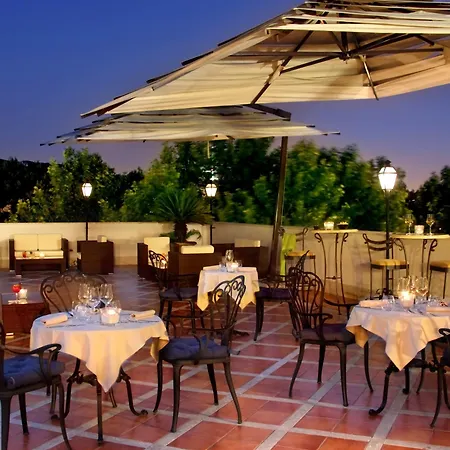 Donna Laura Palace Hotel 4*