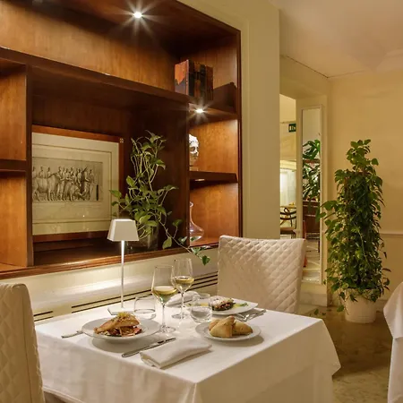 Hotel Donna Laura Palace 4*