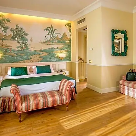 Hotel Donna Laura Palace By Omnia 4*