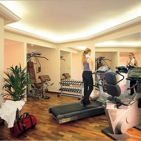 Donna Laura Palace By Omnia Hotell