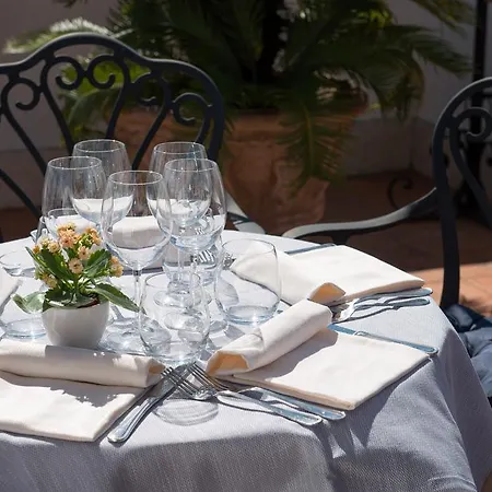 Hotel Donna Laura Palace 4*
